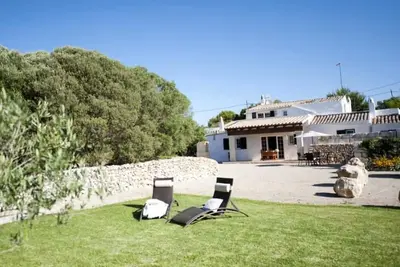 Image de Villa et un jardin avec des aliments de saison