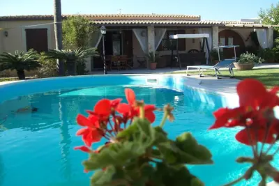 Image de Villa Orchid Pour 8 Personnes, 2 Famille, Vacances De Luxe Pool&Sea