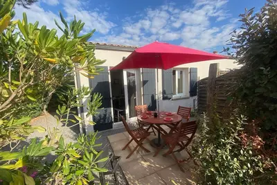 Image de Maison à 700m de la plage avec jardin pour 4\/pers et parking privé\/ ref : Ang T2