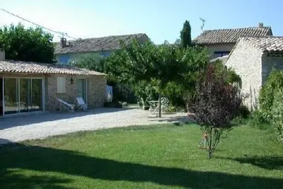 Mazet provençal avec piscine, prestation de qualité