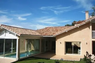 Image de Grande Villa Lumineuse, Ocean à pied, Piscine intérieure chauffée + Golf à 500m