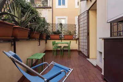 Image de Terrasse Au Coeur De Centre Ville - Wifi, climatisation, Laveuse, Dishawasher