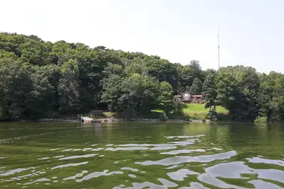 Image de Comté du Prince Edward - Picton: 5. 5 Acres Private Waterfront Home