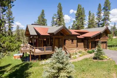 Image de Nouvelle Liste Emplacement! Vues! Luxe! De l'espace pour tout le monde!