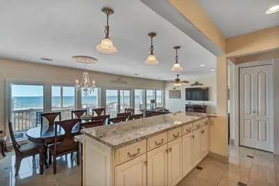 Image de Low Rise, 1er ÉTAGE, Condo Oceanfront, Meilleures Vues Oceanfront, Haut De Gamme
