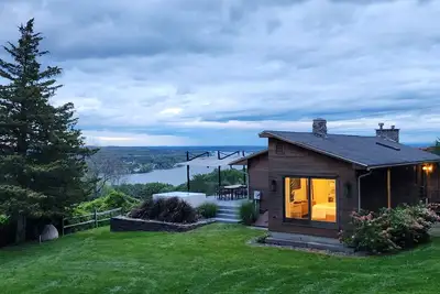 Image de Hudson River \/ Catskill Mtn Vues 2 Bdrm contemporain, Hudson Ny