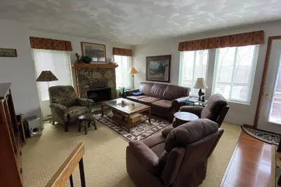 Image de Maison mitoyenne de 5 chambres \/ niveau inférieur supplémentaire \/ familles ou enfants ou invités idéaux