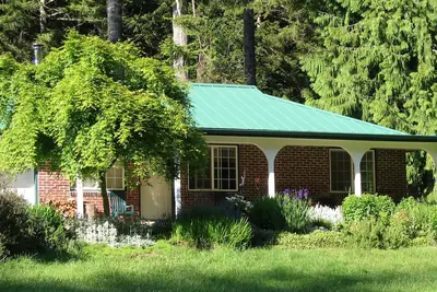Image de Cozy Cattail Cottage une maison boisée de l'estuaire côtier confortable près de Reedsport
