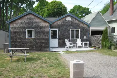 Image de Maison confortable dans une rue résidentielle calme à la périphérie de Bar Harbor.