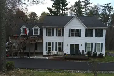 Image de Sensation de pays, appel de ville, minutes à Asheville.