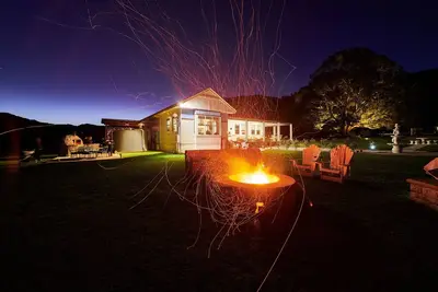 Image de Fire Pit, Four à bois, Spa, Fruits et légumes biologiques, Animaux acceptés