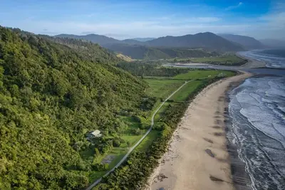 Image de Gentle Annie's Beach Cabin