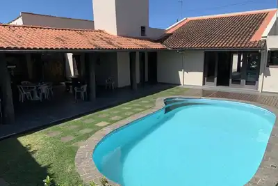 Image de Belle maison avec 4 suites, piscine et barbecue