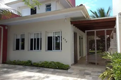 Image de Maison à 90 mètres de la plage de Lagoinha située dans une communauté fermée.