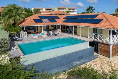 Image de Grande villa au bord de l'eau pour les familles dans un complexe très luxueux à Curaçao