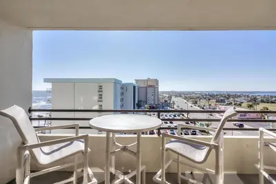 Image de Propre / bien meublé Dbs Sand Dollar Condo, 2 Br, 2 Bath, Great Ocean / River View
