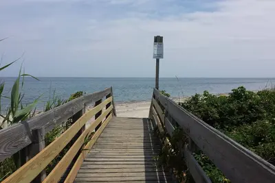 Image de (1\/3 mile) à la plage privée pour les familles