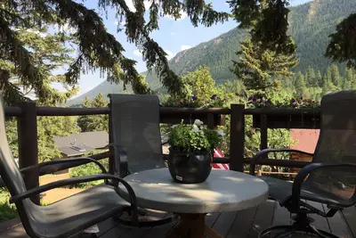 Image de Cabine dans les pins, astucieusement rénové - Superbes vues - Quaint Green Mtn Falls