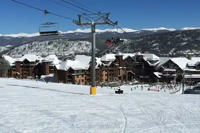 Image de Suite de luxe 1 chambre, skis aux pieds au Grand Lodge on Peak 7