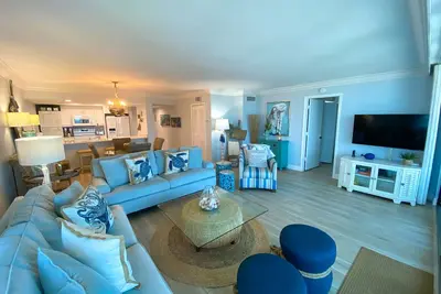Image de Sanibel Harbour Resort, vues sur le front de mer, plage privée, Harbour Tower 411