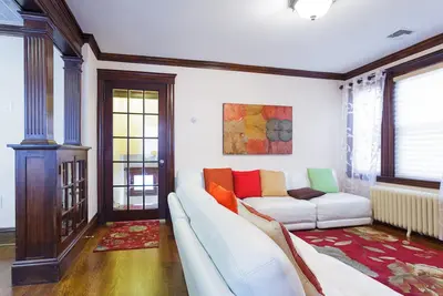Image de Style européen 3 Bed 2 Bath / proche de tous (20 min à Back Bay / Copley Square. )