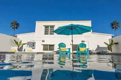 Image de Jours (ensoleillés) de notre vie | Comprend piscine, barbecue et vélos!