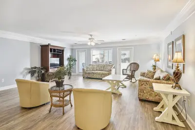 Image de Ocean Blvd Luxury Villas 204, 4000 Sf, Ocean View, 8 Bedrooms.