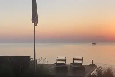 Image de Beachfront Estate sur la baie de Chesapeake, plage privée et 30-Mile Voir
