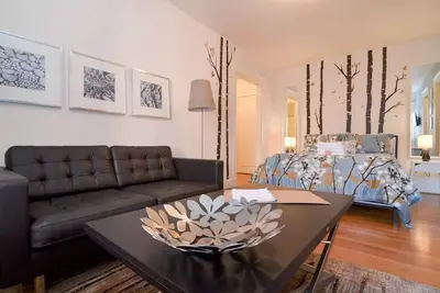 Appartement calme. Quartier dynamique! Marchez jusqu'à Pike Place, d'excellents restaurants et plus encore.
