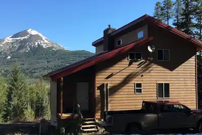Image de Belle maison de montagne avec de superbes vues. Près de E. Glacier. Voir la vidéo du drone