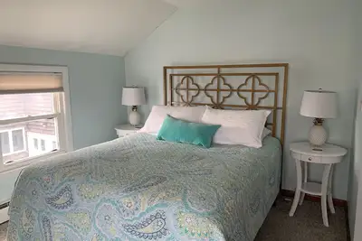 Image de Grande maison rénovée de 4 chambres avec vue sur l'eau