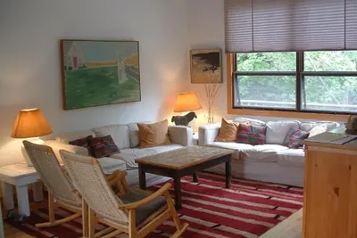 Image de Belle Multi-Level Maison Contemporaine en Isolé