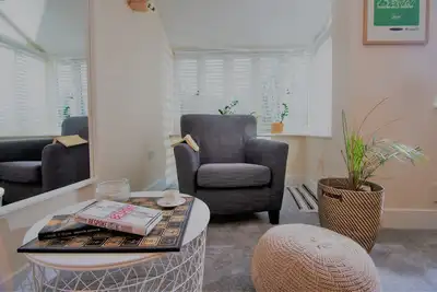 Image de 2 chambres confortables pour les groupes disponibles à Bishopston (4/5 personnes)