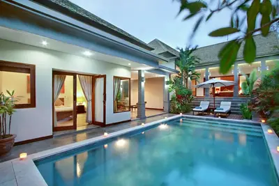 Image de Villa avec 2 chambres et piscine près de Echo Beach, personnel chaleureux