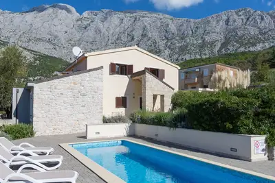 Image de Belle villa avec grande piscine