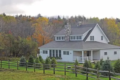 Image de 4000sf construit (2012) comme auberge avec suites privées \/ 5min à Mount Snow