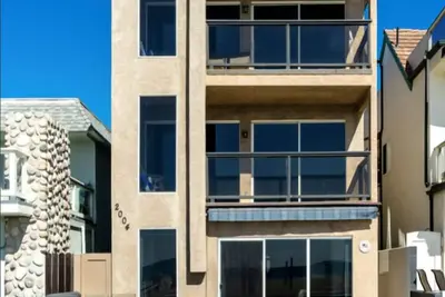 Image de Maison Oceanfront Plage: à quelques pas de la plage, de la jetée, et le quartier des affaires.