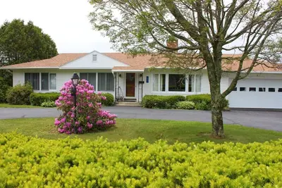 Image de Maison au bord de l'eau avec quai, promenade jusqu'Ă la ville, port de Boothbay