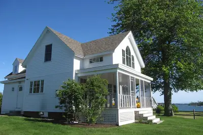 Maine Waterfront Cottage avec quai en eau profonde!