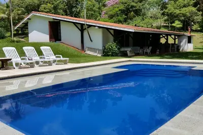 Image de Jacaranda Place 125. 000m2, siège social avec vue sur le lac, piscine, cour, verger