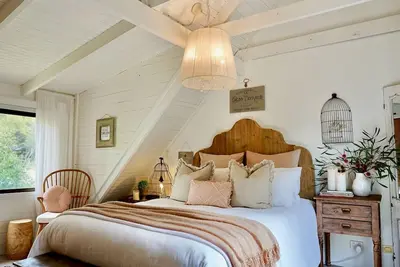 Image de Cedar Country Retreat - Luxe de style champĂŞtre