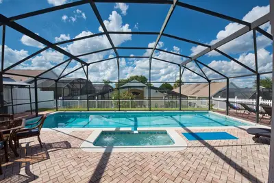 Image de Retraite de pieds mouillés; Piscine géante, 4 chambres, très proche de Disney