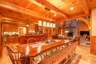 Image de Le meilleur emplacement sur la montagne! - * Ski In, Ski Out * - 5 Br