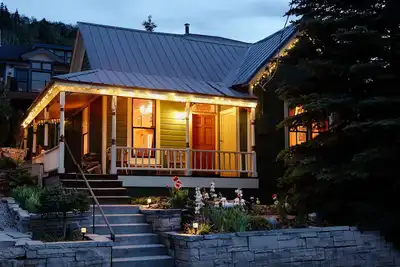 Image de Home Designer - ** Walk To Main Street ** -Hot remous, Cheminée, Art originale, etc