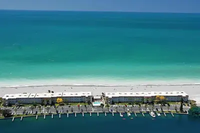 Image de Condo en bord de mer - 3 Br - Piscine chauffée - Quais de bateau gratuits - Haut de gamme - Siesta Key