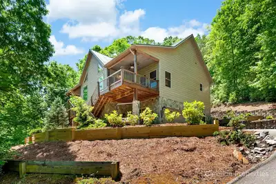 Image de Reserve Maintenant! Blue Ridge Sunrise - Carolina Properties Location de Vacances