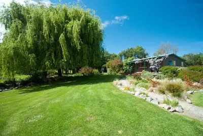 Image de Cottage confortable et paisible dans un jardin magnifiquement paysagé
