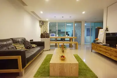 Image de 5br \/ 5Bath Maison confortable et à la mode Erawa