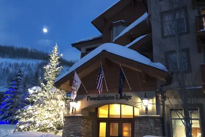 Image de Emplacement privilégié Ski Powderhorn In \/ Out, Premium Slope and Village Views