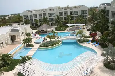 Image de Penthouse de luxe à 2 niveaux avec 3 Bdrm / 3 salles de bains à l'Atrium Resort